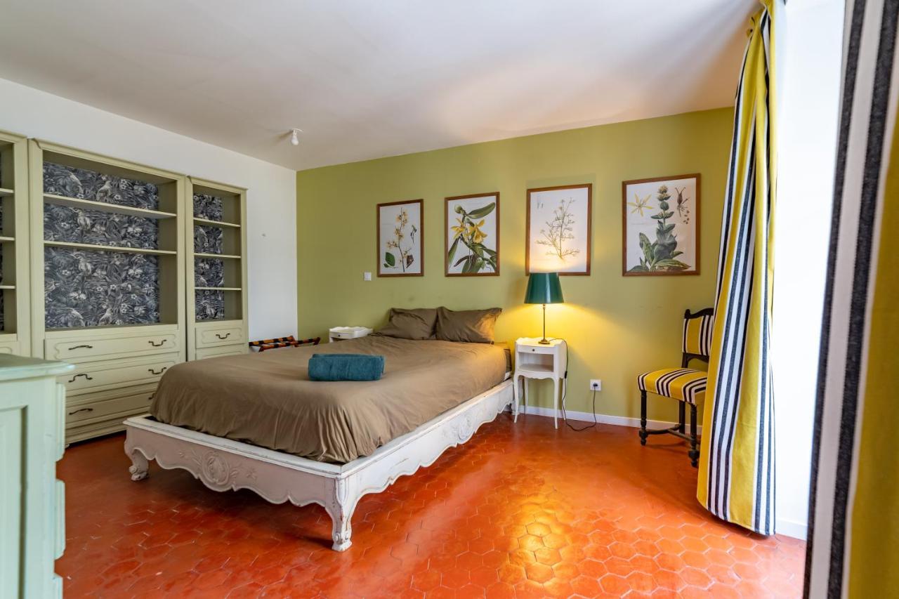 L'Envoutement Provencal Au Coeur De L'Ecusson - Une Nuit A Ним Екстериор снимка