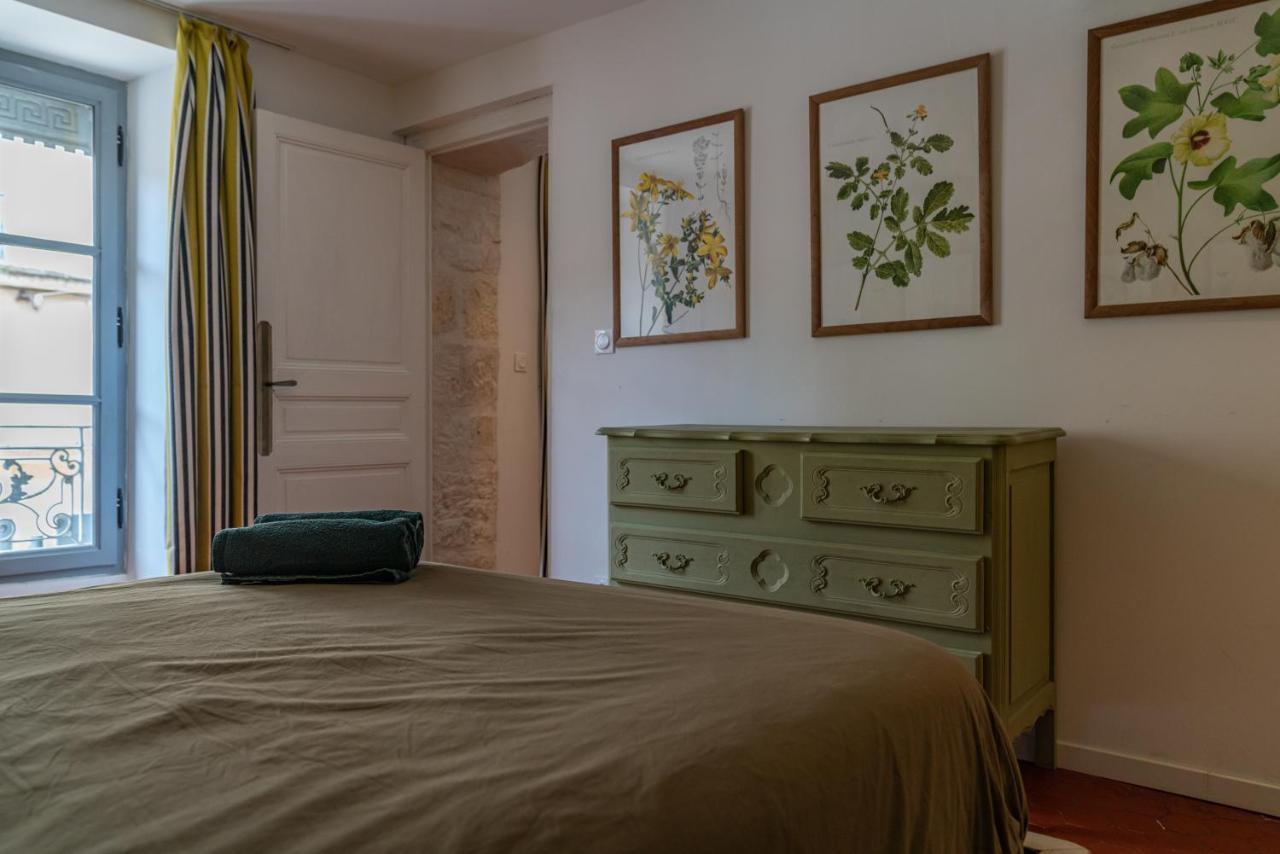 L'Envoutement Provencal Au Coeur De L'Ecusson - Une Nuit A Ним Екстериор снимка